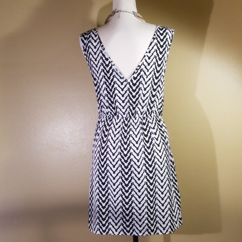 Coolwear Black and White Dress 💌 - Picture 4 of 7